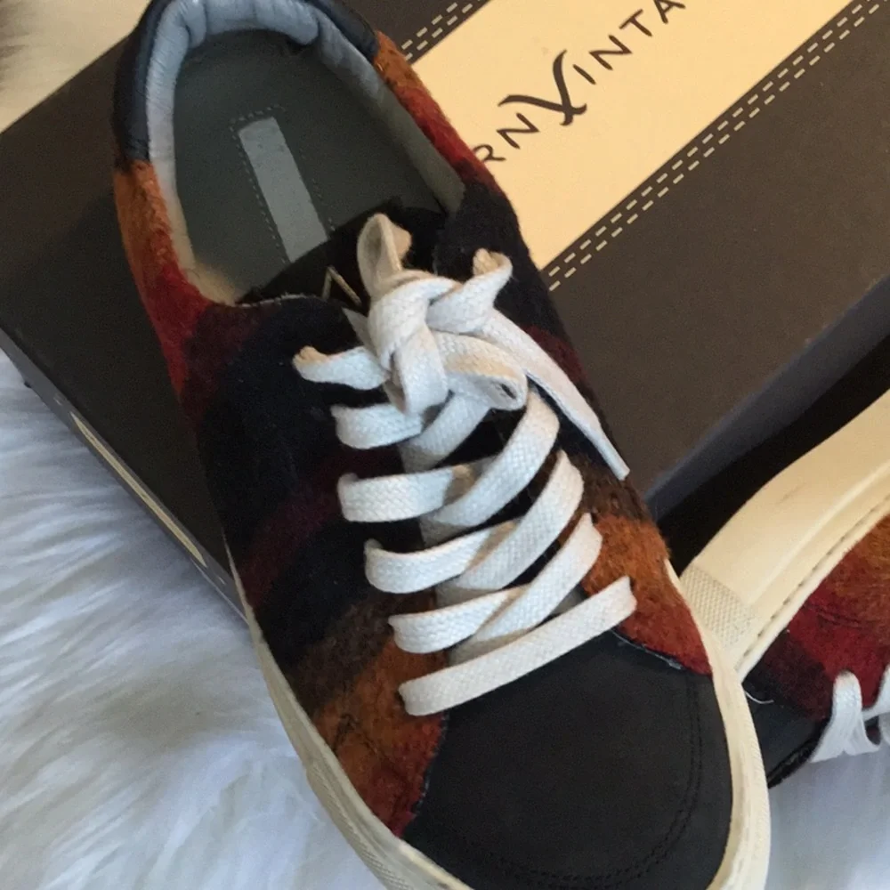 MODERN VINTAGE OMBRÉ SNEAKER NWT